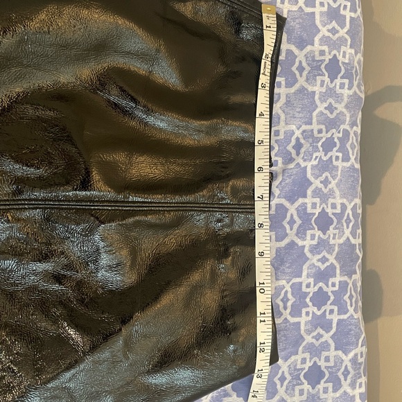 Black vinyl GAP skirt, NWT - Picture 4 of 5